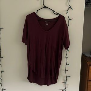 Soft and sexy American Eagle vneck shirt